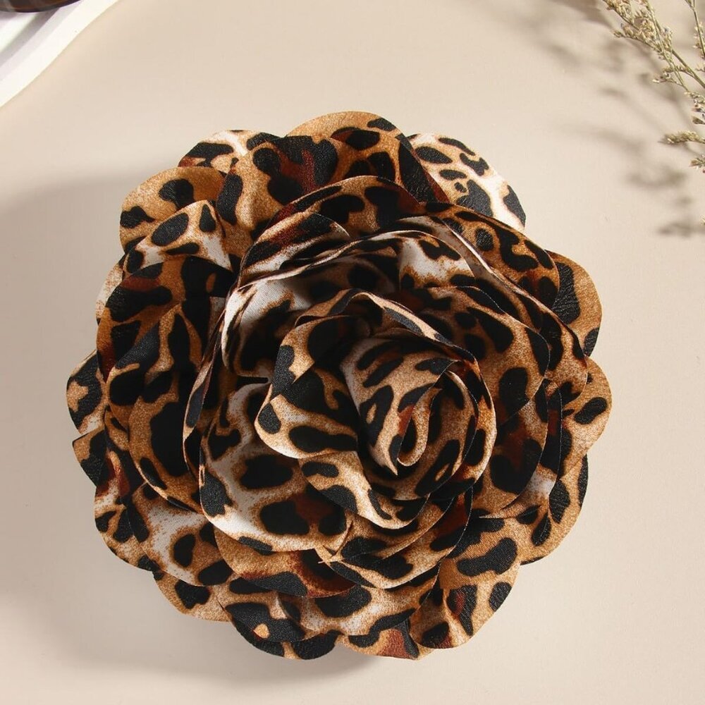 Chic Leopard Print Floral Hair Clip - Elegant Brooch for Dress and Suits - Picture 3 of 7